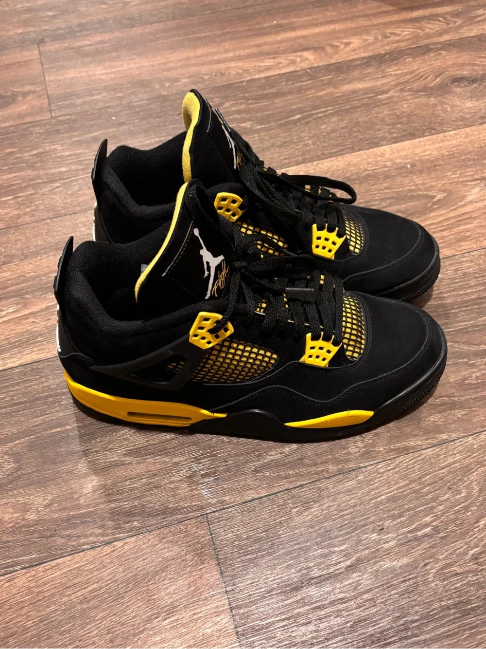 Air Jordan 4 Retro “Thunder” Size 10